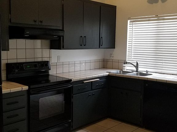 3rd image of 7700 Parkway Dr Unit 14