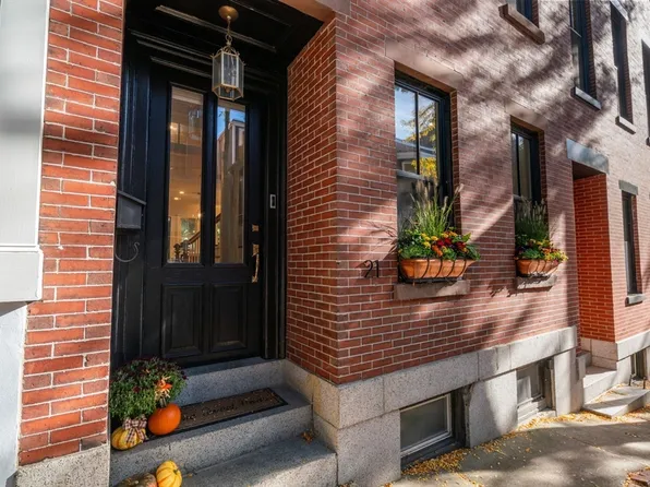 21 Auburn St, Charlestown, MA 02129