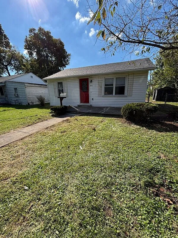 2 bed, 1.0 bath, 672 sqft, $1,350 — Photo 2