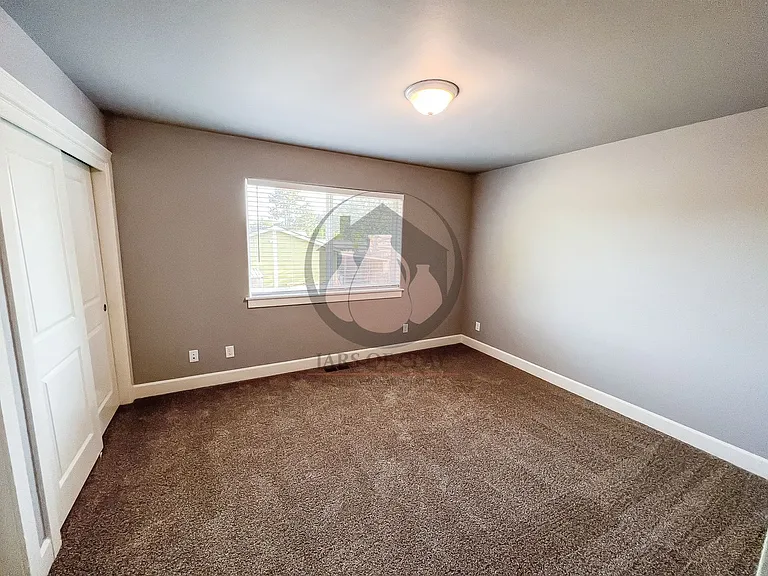 3681 Peter Ln NE — Photo 15