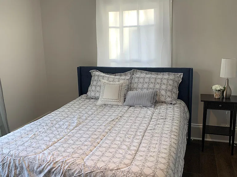 1218 N Main St — Photo 14