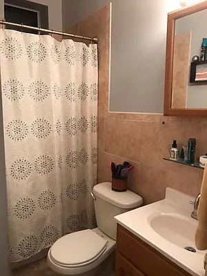 Rented by Delmark Realty LLC | media 6