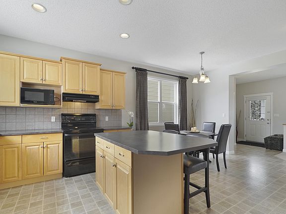 3rd image of 103 Griesbach Rd NW