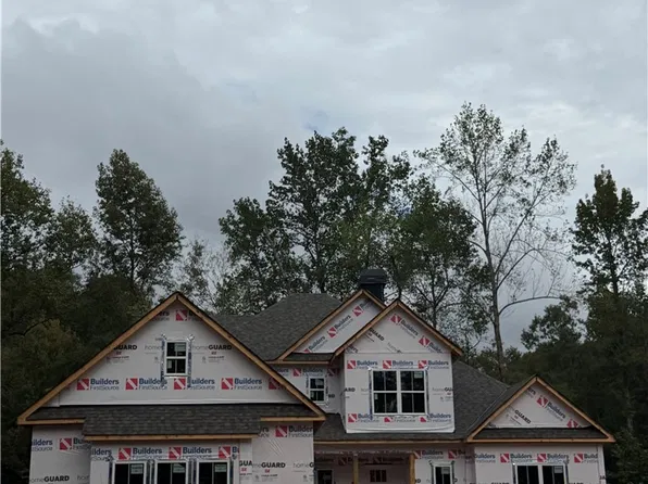 720 Ski Spray Point, Opelika, AL 36804