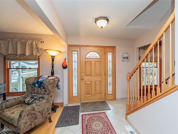 3rd image of 3905 Royal Oak Dr