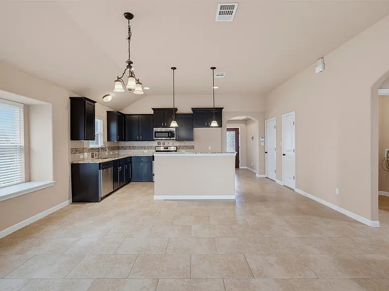 6033 Roma St — Photo 7