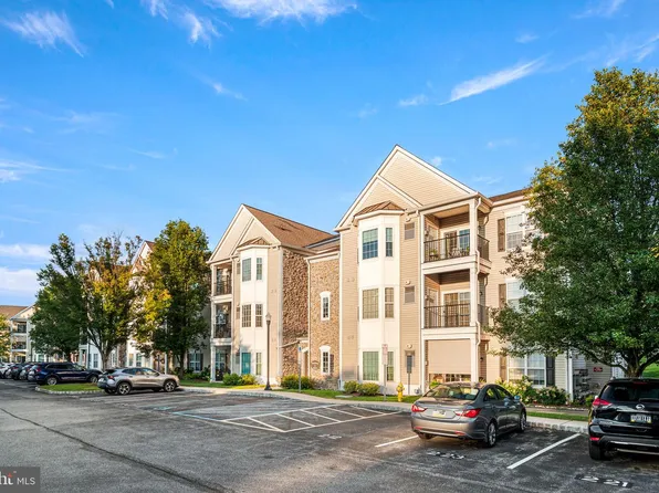 231 Creekside Dr, Brookhaven, PA 19015