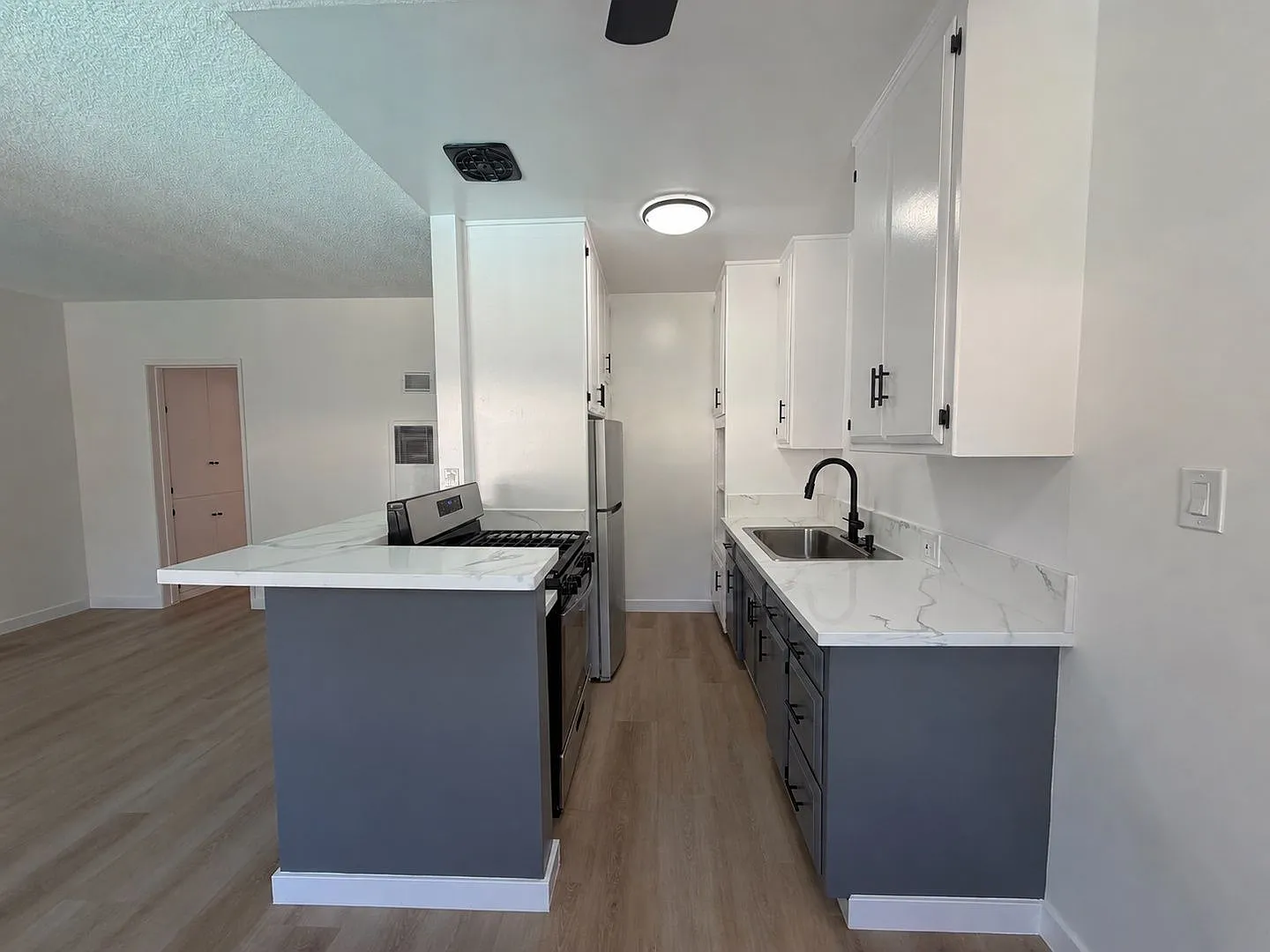 1315 N Columbus Ave. — Photo 4