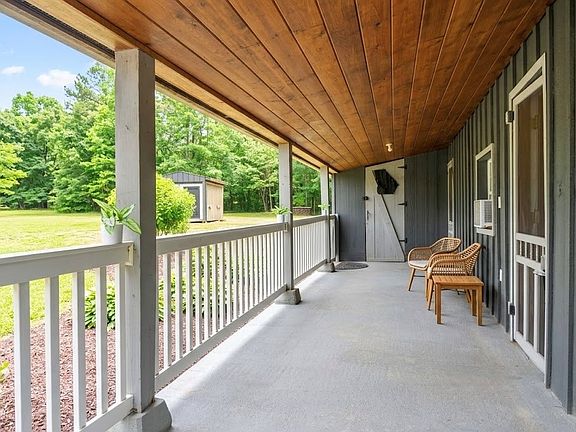 3rd image of 719 Wilson Rd