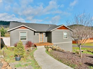 515 Shambo Dr, White Salmon, WA 98672