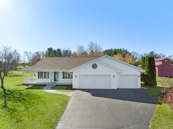 12452 Serene Dr, Durand, IL 61024