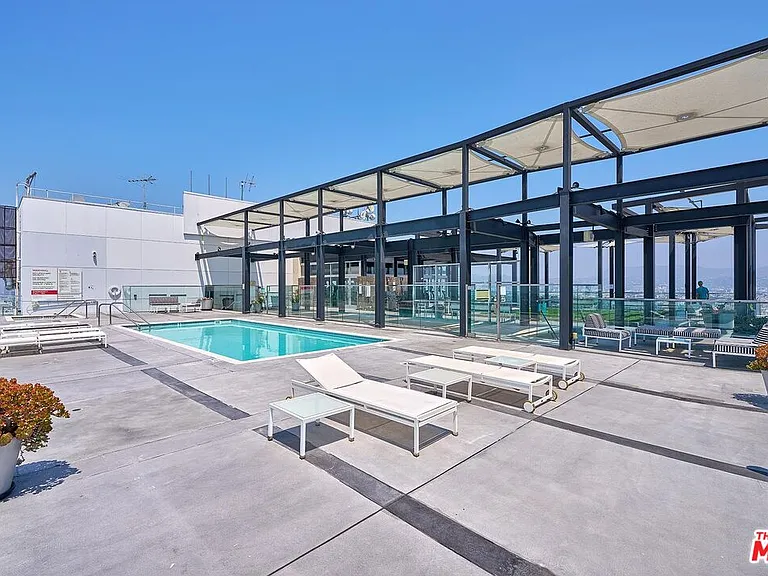 3810 Wilshire Blvd #408 — Photo 41