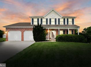 820 Poplar Rd, New Oxford, PA 17350