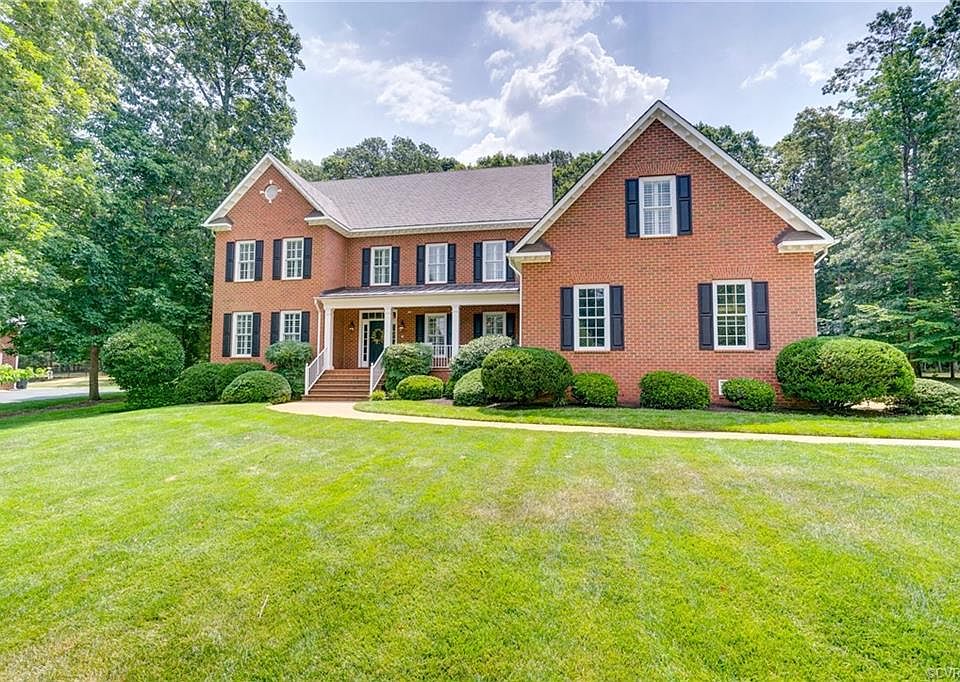 1st image of 2943 Royal Crest Dr