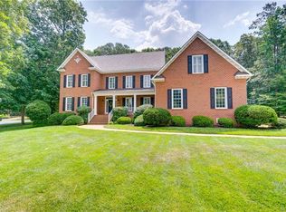 2943 Royal Crest Dr, Midlothian, VA 23113