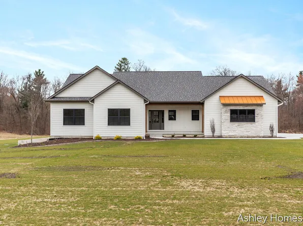 11035 Shaner Ave NE, Rockford, MI 49341