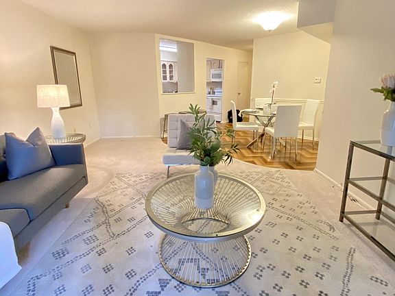 3rd image of 1420 Locust St APT 7D