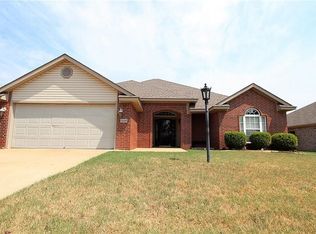 1220 Red Oak Dr, Alma, AR 72921