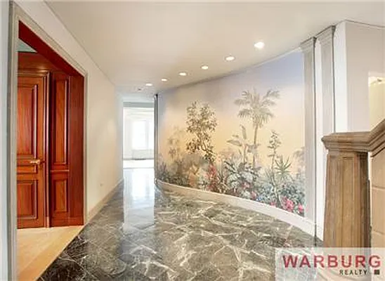 Sold by Warburg | media 1