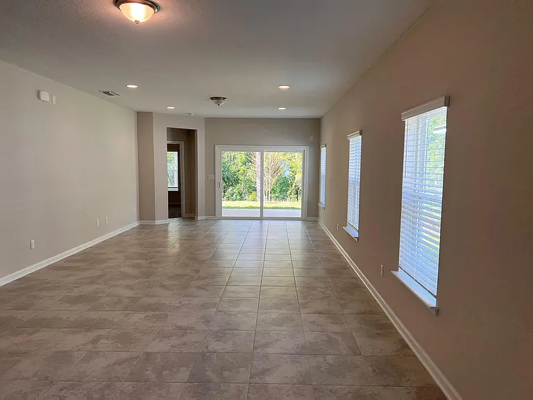 294 Wineberry Ln — Photo 6