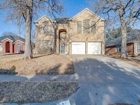 519 Deerwood Dr, Burleson, TX 76028