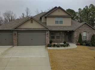 611 Oriole Dr, Springdale, AR 72762