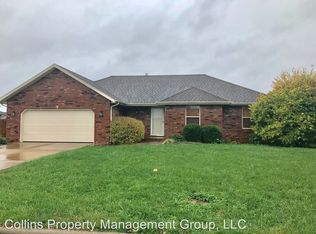 1104 E Lily Dr, Ozark, MO 65721