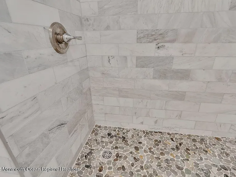 1817 11th Ave — Photo 17