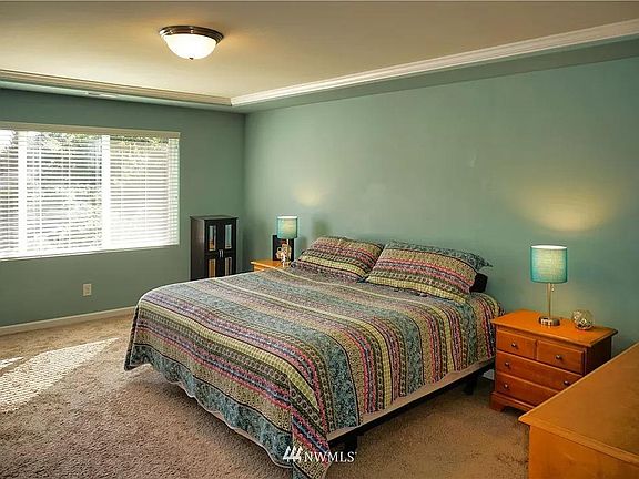 3rd image of 901 28th St NW