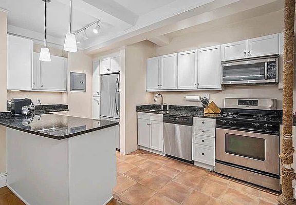 4th image of 127 W 96th St #2FE