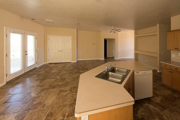 1905 N 2070 W — Photo 15