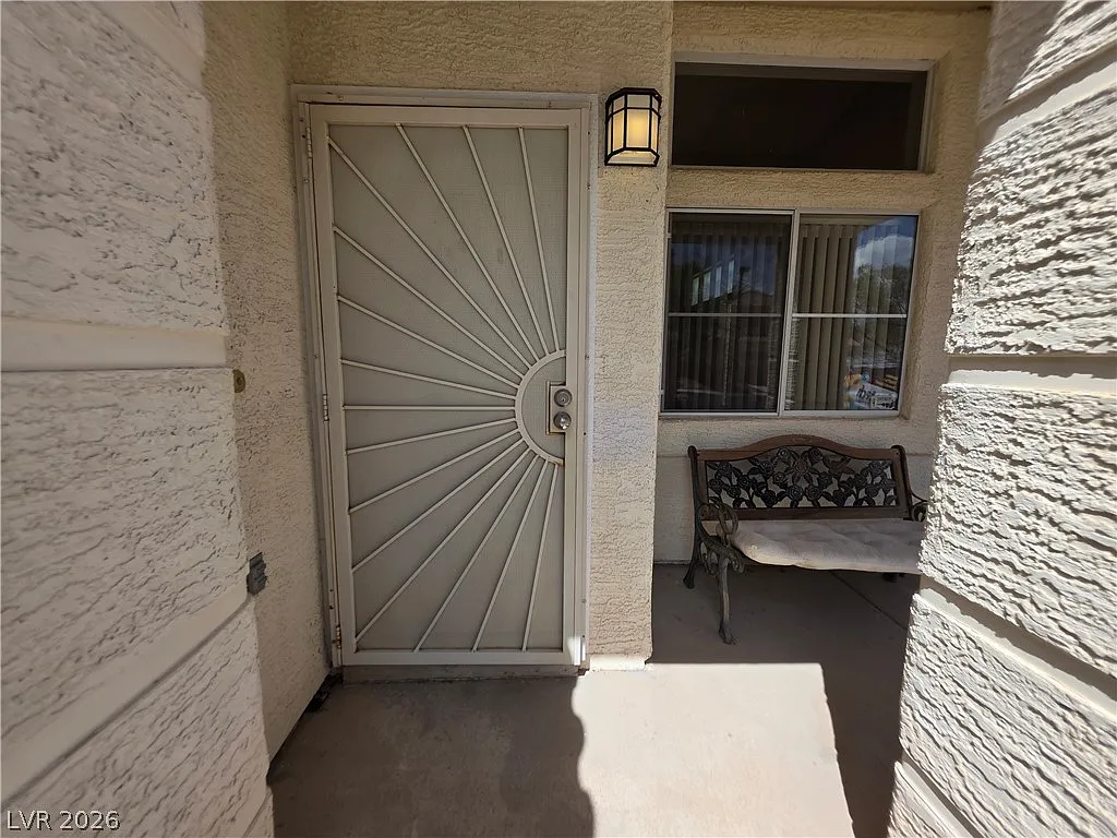 3 bed, 2.5 bath, 1893 sqft, $2,050 — Photo 4