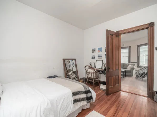 318 Beacon St #2, Somerville, MA 02143