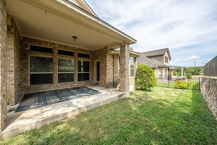 310 Bellagio Dr — Photo 22