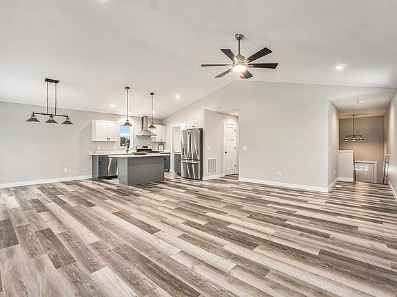 4th image of 50733 Willis St