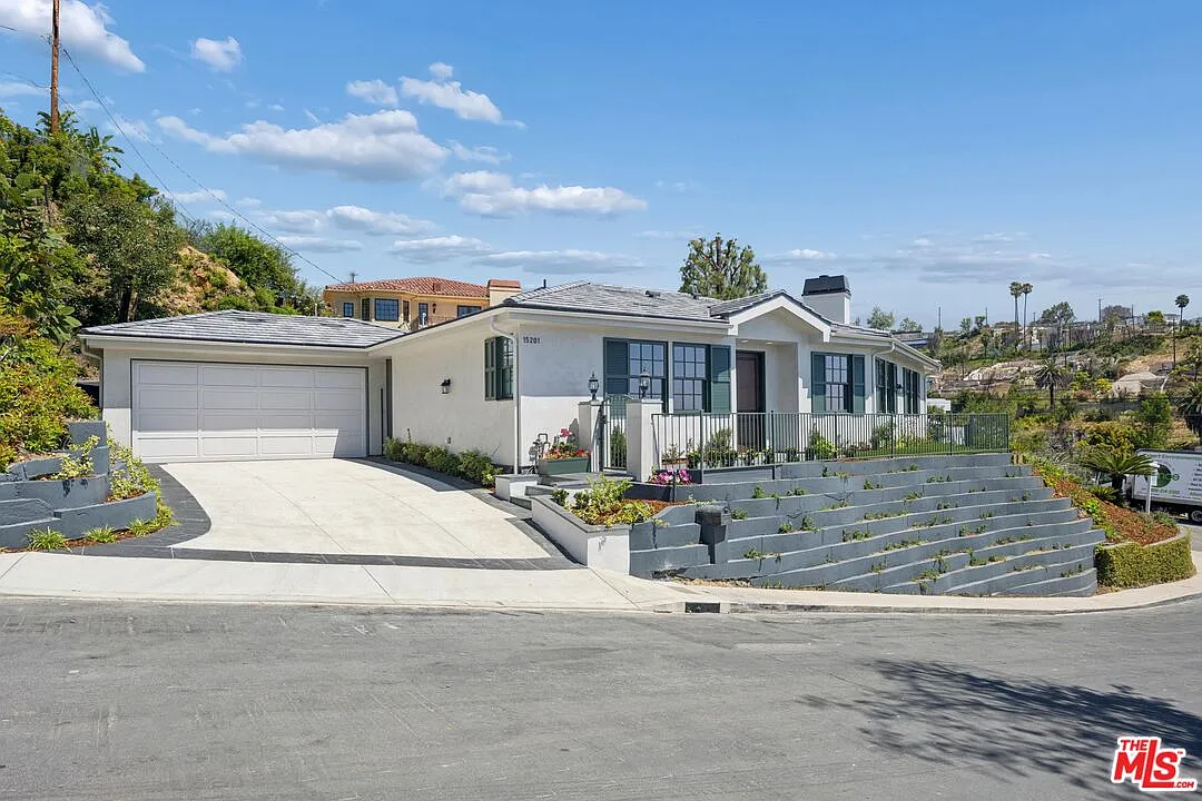 3 bed, 3.5 bath, 2773 sqft, $12,000 — Photo 1