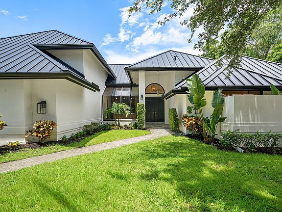 3rd image of 3235 Hyde Circle