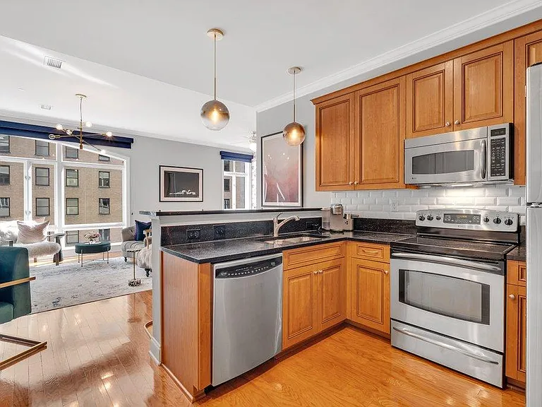 230 Tryon St #1104 — Photo 10