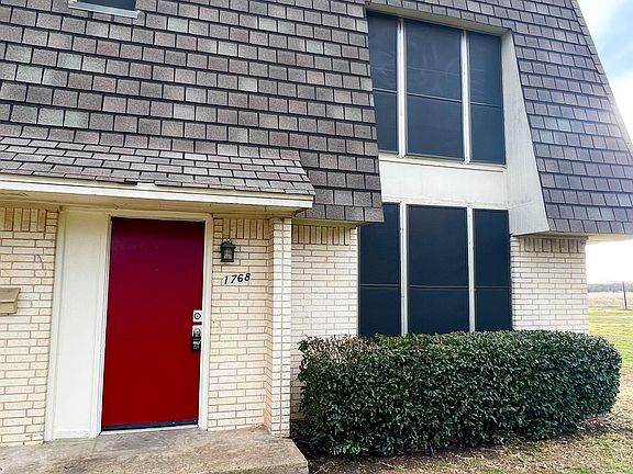 2nd image of 1768 Farleigh Ct