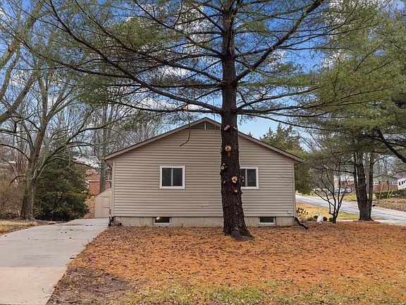 3rd image of 2410 Bruno Ave