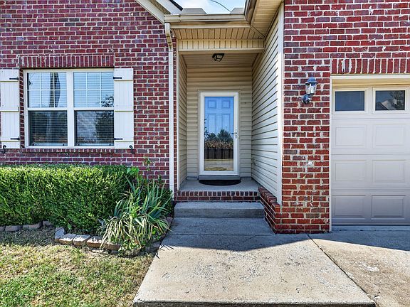 4th image of 1021 Lindyn Lee Way