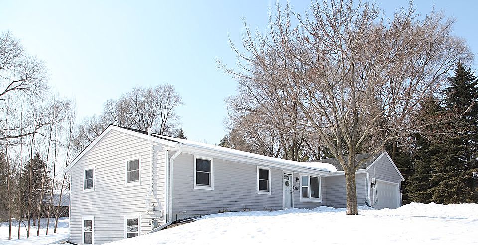 1st image of 225 Cedar Ct