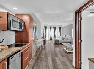 The Strand On Ocean Drive, Miami Beach, FL 33139