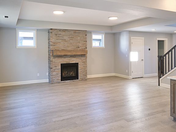 3rd image of 8506 NE 168th Ave
