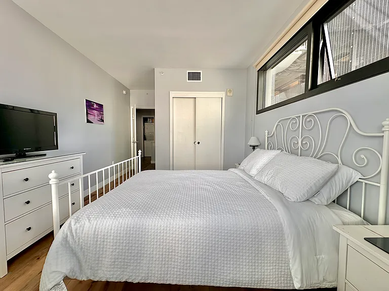 350 11th Ave #623 — Photo 21