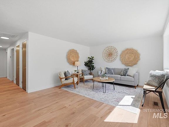 3rd image of 8605 W De Witt Ct