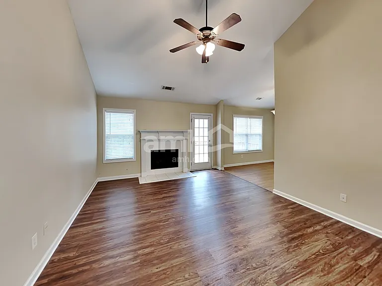 1954 Firelight Ln — Photo 5