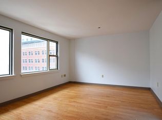 3 Oak St #D11, Boston, MA 02111