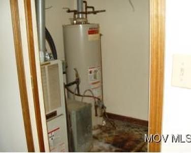 4th image of 2713 Linden St