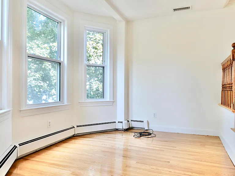 120 Farwell St #2 — Photo 11